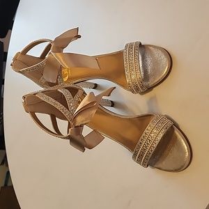 Gianni Bini Bow Rhinestone Champagne Heels